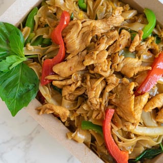 Pad Khee Mao - Spicy Basil Noodle